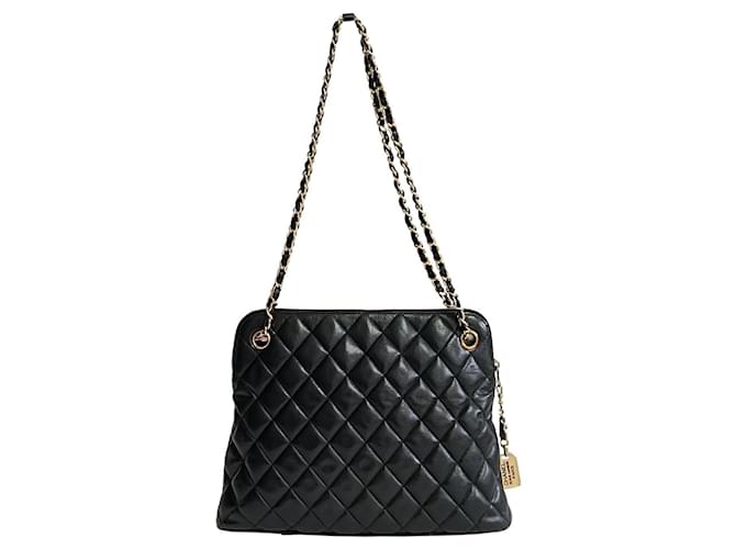Chanel Chanel 31 Rue Cambon vintage shoulder bag in black matelassé leather  ref.1322886