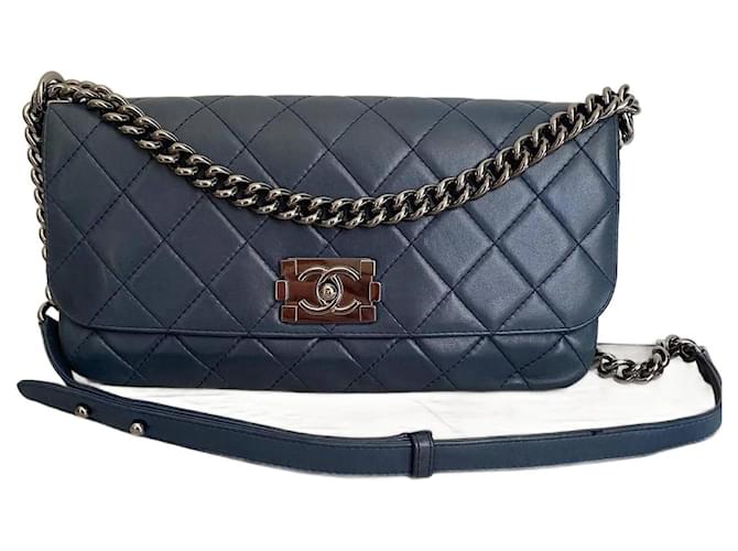 Timeless Chanel Clássico Azul Couro  ref.1323210