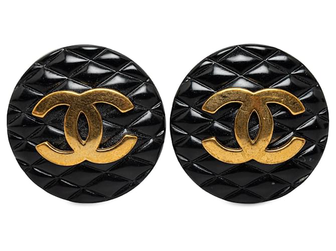 Chanel Gold Enamel Quilted CC Clip On Earrings Black Golden Metal Gold-plated  ref.1323649