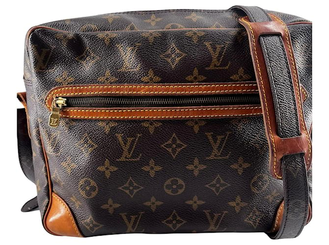 Louis Vuitton Reporter Brown Cloth  ref.1325145