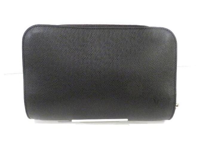 Louis Vuitton Taiga Baikal Clutch Bag  M30184 Leather  ref.1325357