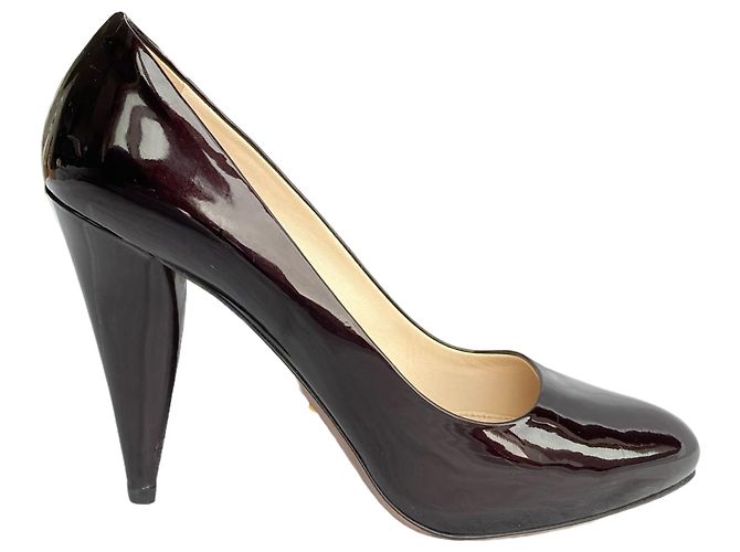 Tacones Prada de charol bordeaux con tacón triangular 40.5 Morado oscuro