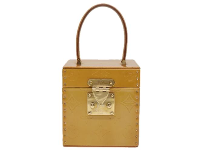 Louis Vuitton Bleecker Beige Patent leather  ref.1326078