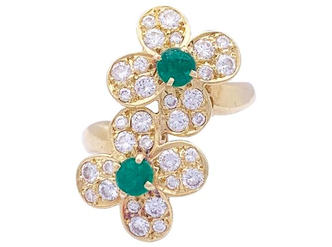Autre Marque Van Cleef & Arpels ring, "Fleurette", In yellow gold, diamonds and emeralds.  ref.1326268