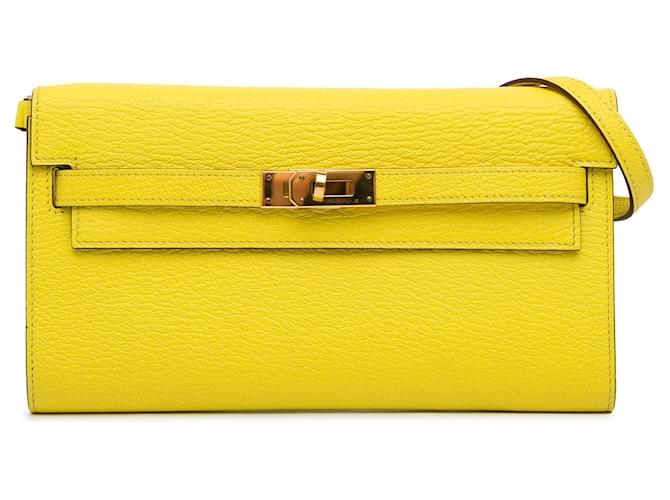 Hermès HERMES Handbags Kelly to go Yellow Leather  ref.1327541