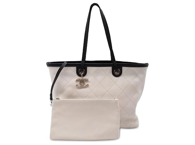 CHANEL Handbags Classic CC Shopping White Leather  ref.1327547