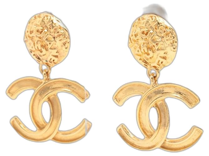 Boucles d'oreilles pendantes vintage Chanel CC Métal Bijouterie dorée  ref.1327667