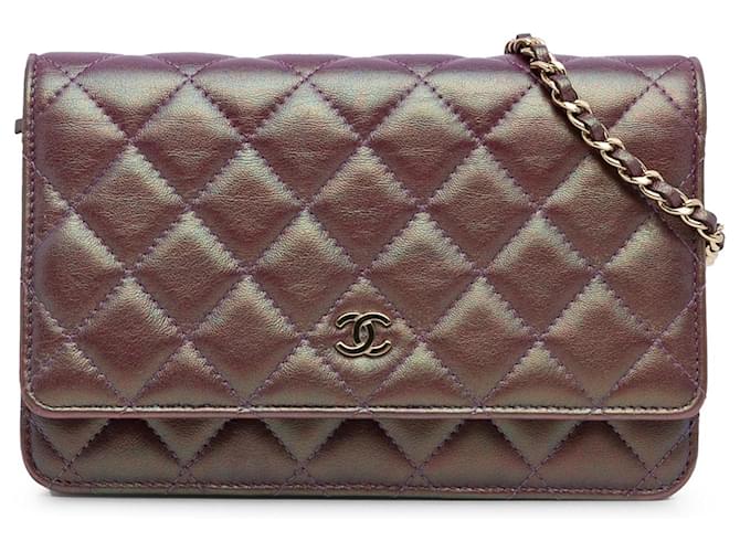 Wallet On Chain Portefeuille CC en cuir d'agneau irisé violet Chanel sur chaîne  ref.1328165