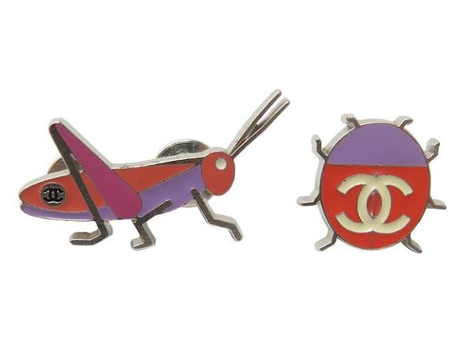Other jewelry LOT 2 CHANEL INSECT BROOCH PINS 2004 GRASSHOUSE & LADYBUG LOGO CC LADYBUG Multiple colors Steel  ref.1328248