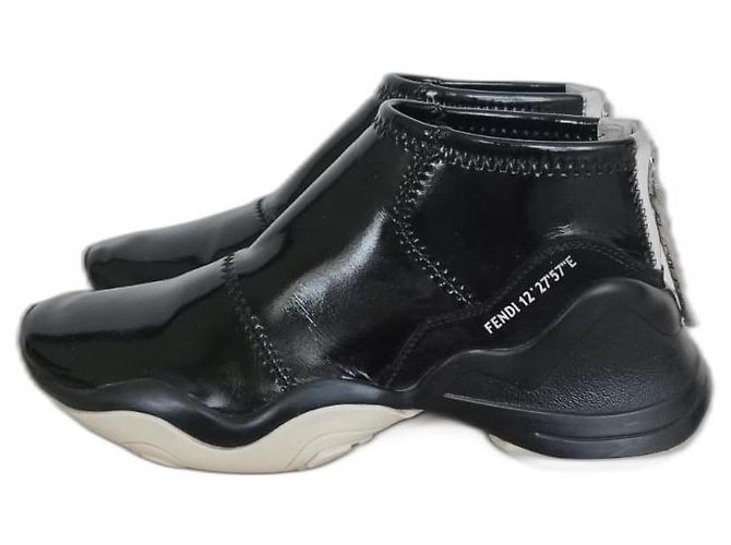 Fendi FFluid Sneakers aus schwarzem Lackleder