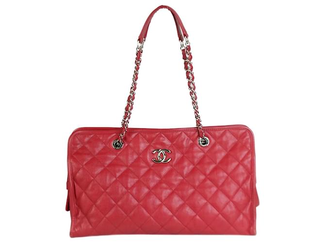Chanel rojo 2012-2013 bolso de hombro acolchado con cadena en caviar Roja Cuero  ref.1328829