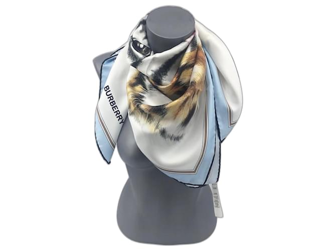 Burberry Safari scarf Light blue Silk ref.1328838 Joli Closet