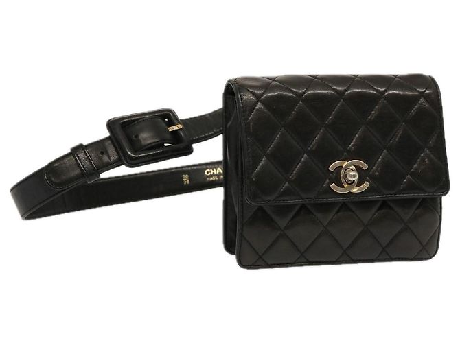 CHANEL Matelassé Turn Lock Gürteltasche Lammleder Schwarz CC Auth yk11590
