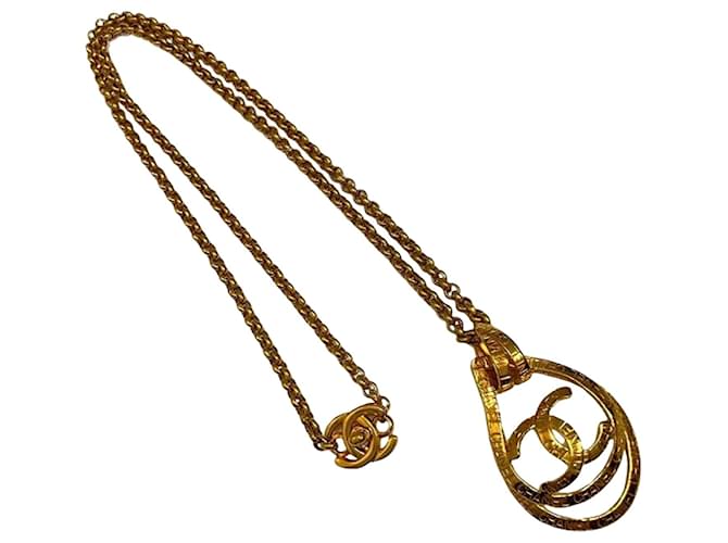 Timeless Chanel Logo CC Dourado Metal  ref.1329867
