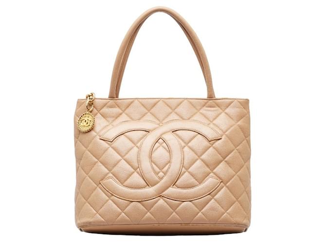 Timeless Chanel CC Bege Couro  ref.1329905