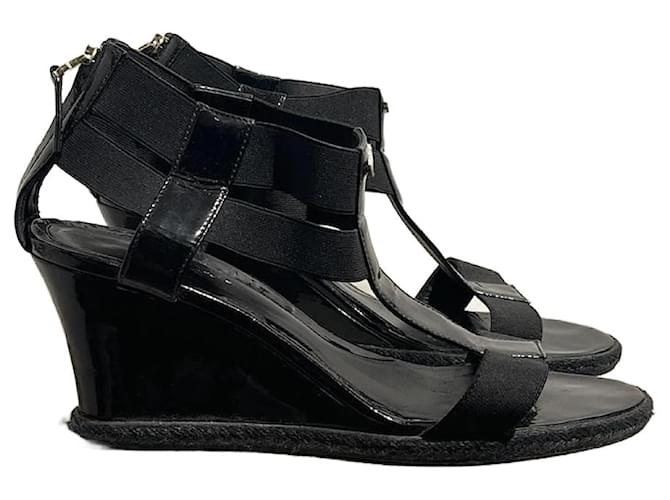 FENDI  Sandals T.eu 40 Patent leather Black  ref.1329924