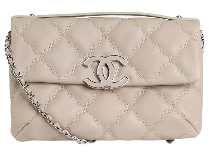Chanel neutre 2015 sac porté épaule CC matelassé et bouffant à rabat unique Cuir Beige  ref.1330348