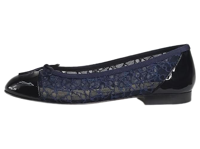 Chanel Navy lace CC ballet flats - size EU 38 (Uk 5) Navy blue Leather  ref.1330349
