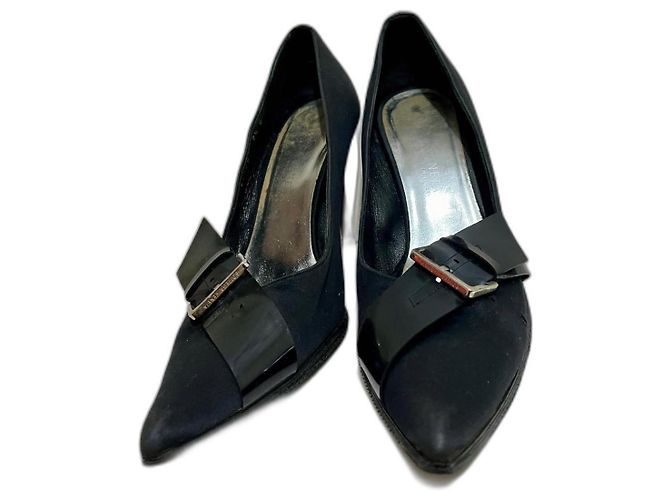 Bottega Veneta Pointed black satin heels