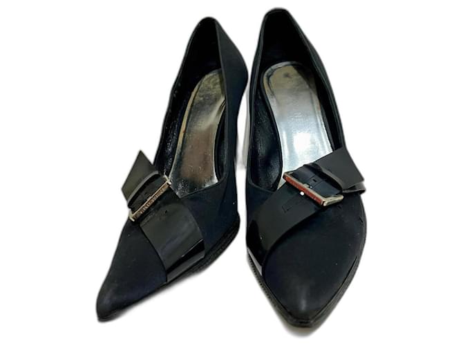 Bottega Veneta Pointed black satin heels  ref.1331440
