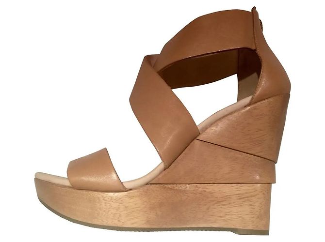 Diane Von Furstenberg Sandali con tacco e plateau DvF Opal Marrone