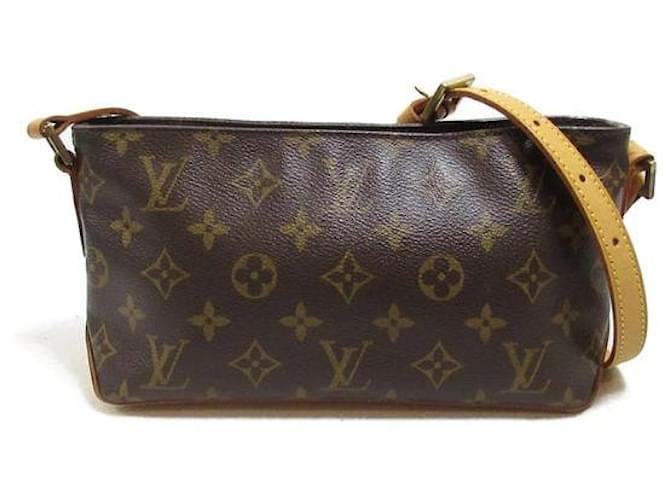 Louis Vuitton Trotter Shoulder Bag Canvas Shoulder Bag M51240 in good condition Cloth  ref.1332235