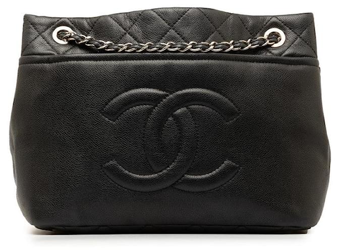 Chanel Leather Chain Shoulder Bag Shoulder Bag Leather in Good condition  ref.1332268