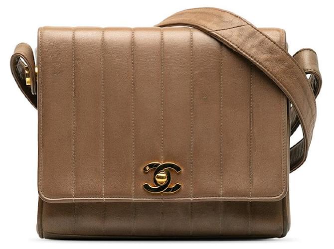 Chanel CC Vertical Quilt Leather Flap Bag Sac bandoulière Cuir en bon état  ref.1332269