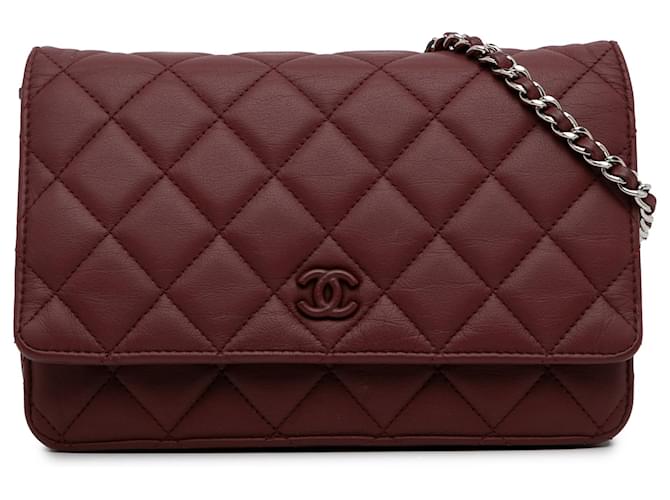 Wallet On Chain Portafoglio Chanel rosso classico in pelle di agnello con catena  ref.1332846