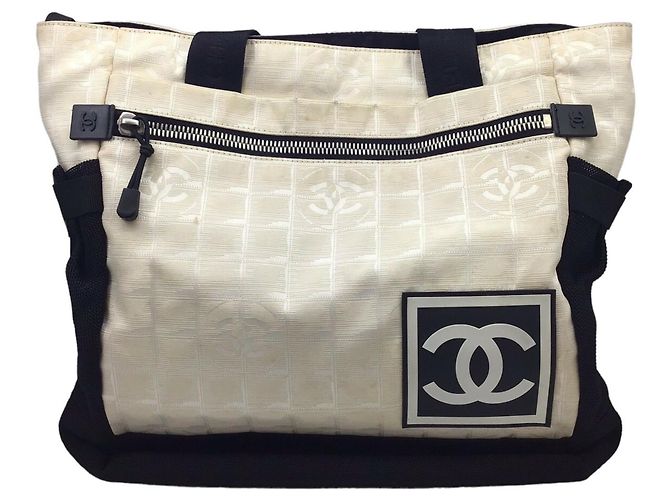 Timeless Chanel Cocon neige Beige