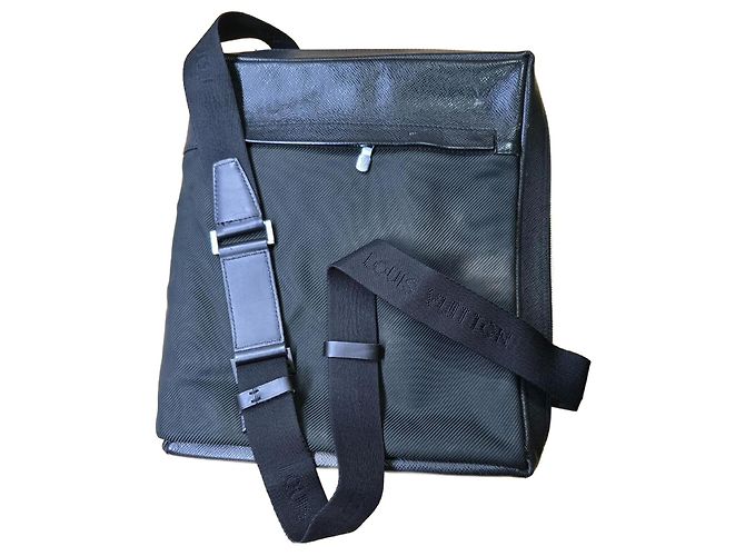 Autre Marque Borsa a tracolla BELOUKHA in pelle Taiga nera Nero