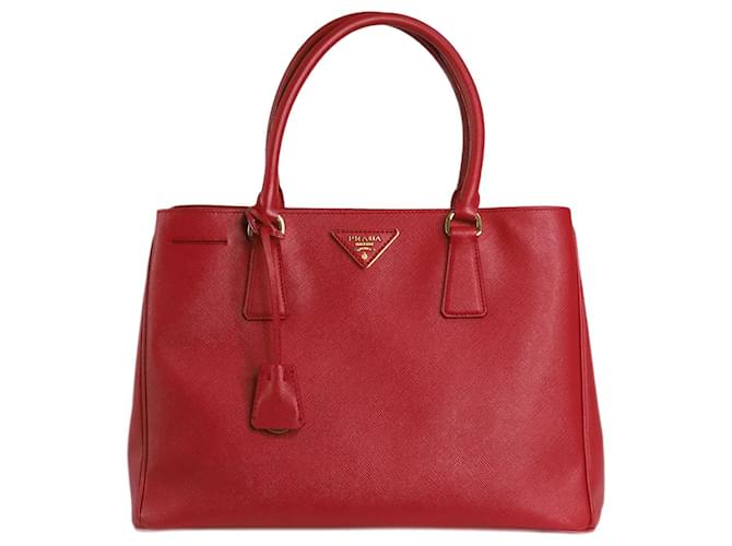 Prada Red medium Saffiano leather Galleria top handle bag  ref.1334275