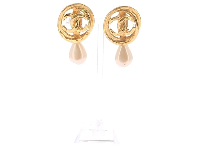 CHANEL  Earrings T.  gold plated Golden Gold-plated  ref.1335609