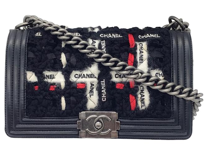 Autre Marque Chanel negro / Marfil / Bolso Boy Mediano Con Solapa En Piel De Cordero Acolchada De Tweed Y Cinta Con Logo Rojo Multicolor Cuero  ref.1335947