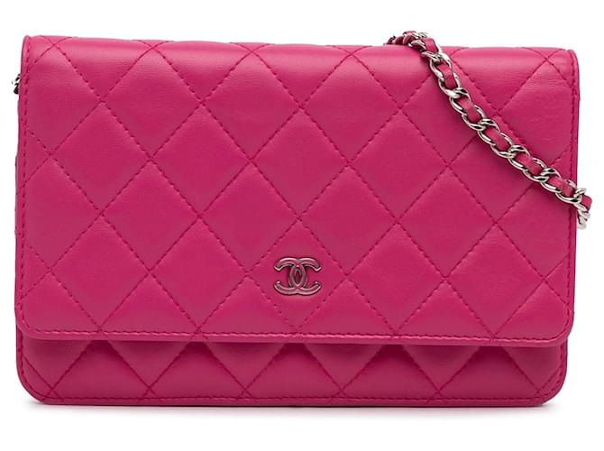 Wallet On Chain Portafoglio classico in pelle di agnello rosa Chanel con catena  ref.1336570