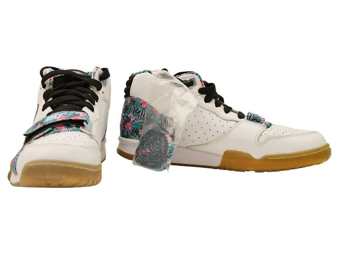 Baskets Nike Air Floral Mid en cuir blanc Taille 43