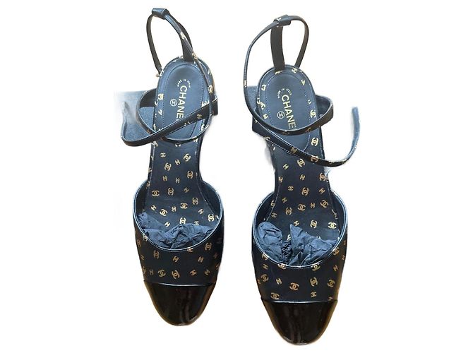 Bailarinas Chanel de piel negra Negro