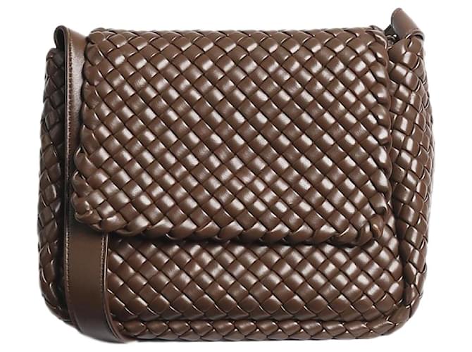 Bottega Veneta Kleine Cobble-Schultertasche aus Fondant Braun Leder  ref.1342996