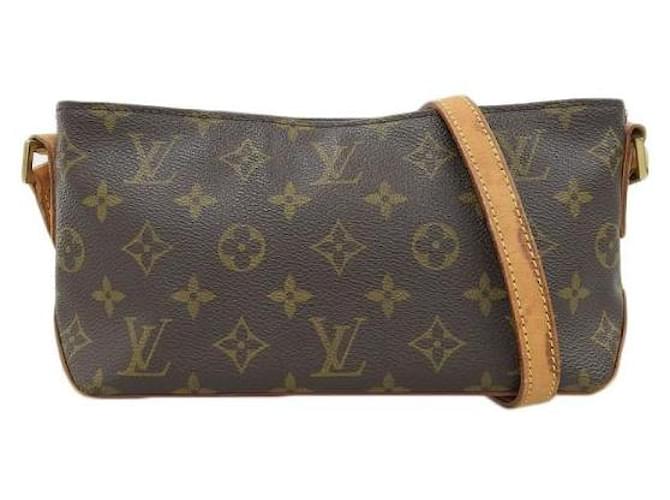Louis Vuitton Trotter Shoulder Bag Canvas Shoulder Bag M51240 in good condition Cloth  ref.1344946