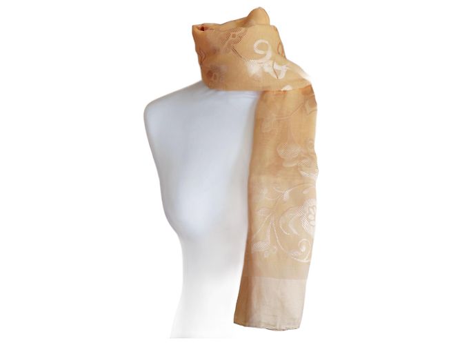 Fular Giorgio Armani de seda y lino beige
