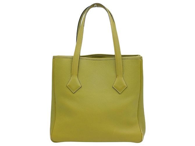 Hermès Victoria Grün Leder