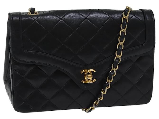 CHANEL Matelasse Turn Lock Chain Shoulder Bag Lamb Skin Black CC Auth yk11890A ref.1347607 Joli Closet