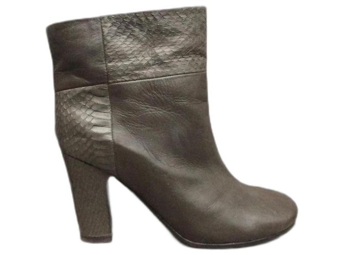 See By Chloé ankle boots size 39 Khaki