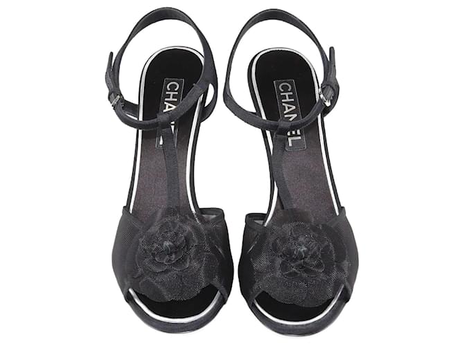 Sandales à bride en T à fleurs noires Chanel Cuir  ref.1348699