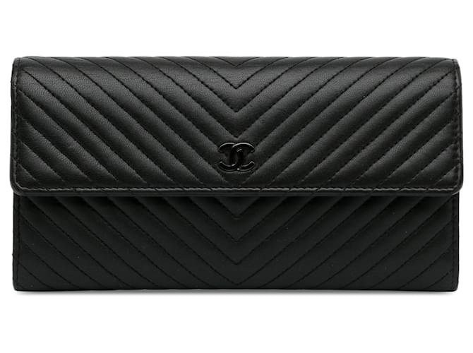 Cartera larga Chanel CC Chevron de piel de cordero negra Negro Cuero  ref.1350072