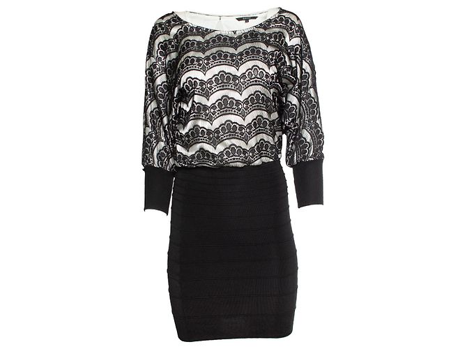 Gucci, Schwarzes Spitzenkleid