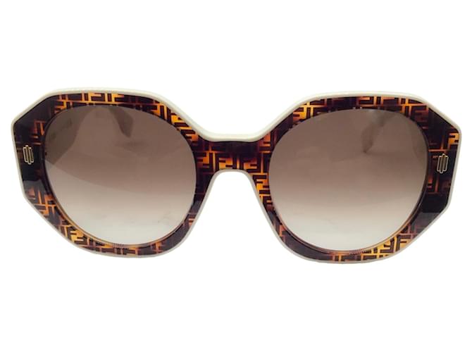 Autre Marque Fendi Ivory / Brown Monogram Gradient Lens Geometric Sunglasses Plastic  ref.1350767