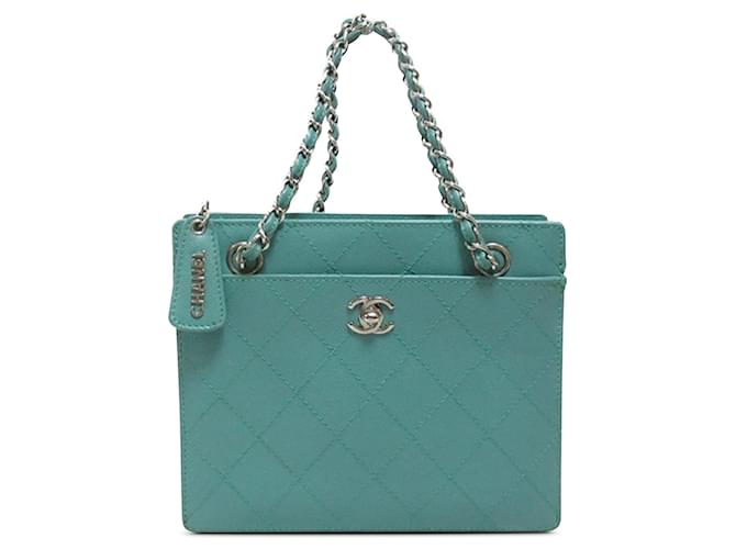 Blue Chanel CC Quilted Caviar Chain Handbag Leather  ref.1350959