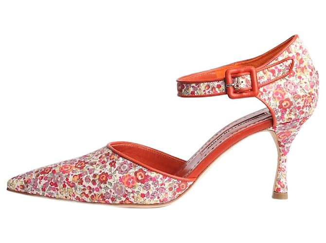 Manolo Blahnik Mehrfarbige Pumps mit spitzer Spitze und Blumenmuster - Größe EU 37.5 Mehrfarben Leder  ref.1351826