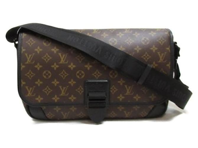 Bolsa Louis Vuitton Archy Messenger em lona M46328 Em uma boa condição  ref.1351865